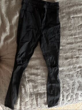 American Eagle Outfitters Black Skinny Jeans with Knee Rips